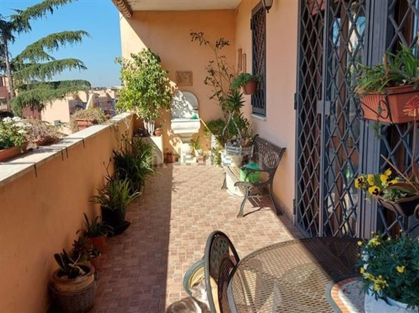 appartamento in vendita a Roma in zona Ardeatino