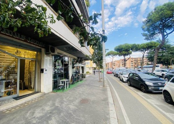 negozio in vendita a Roma in zona Aurelio