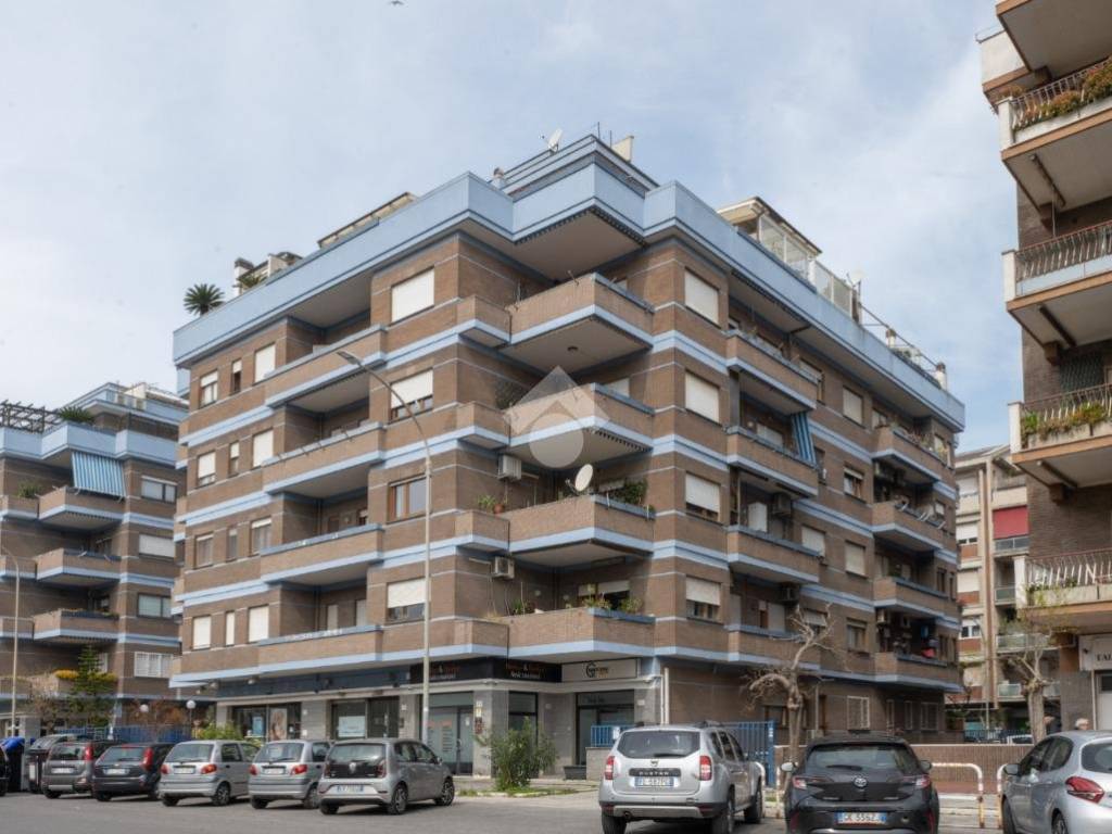 appartamento in vendita a Roma in zona Ostia