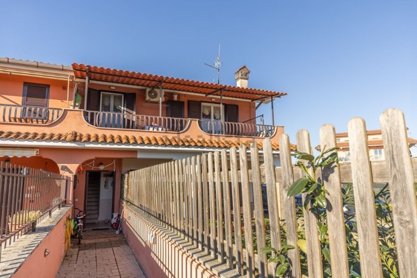 appartamento in vendita a Roma in zona Finocchio