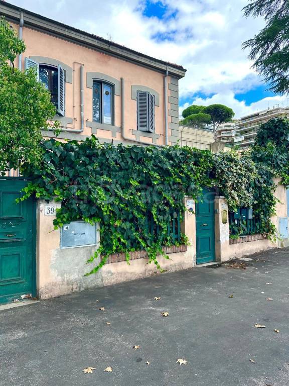 appartamento in vendita a Roma in zona Della Vittoria
