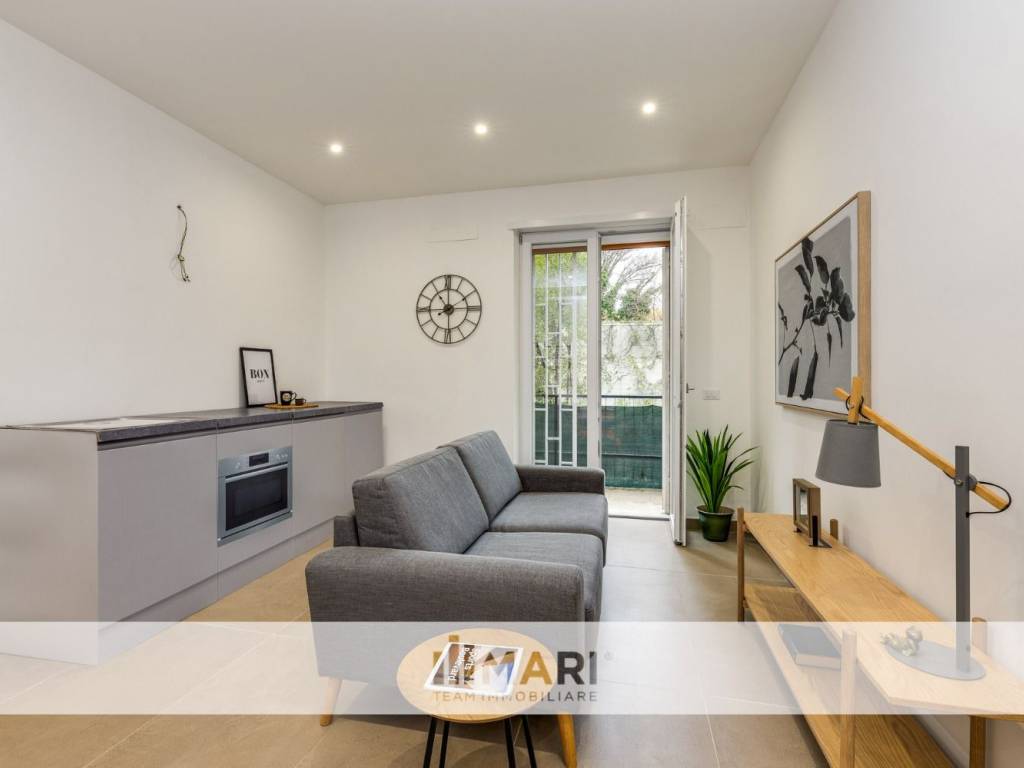 appartamento in vendita a Roma in zona Ostiense