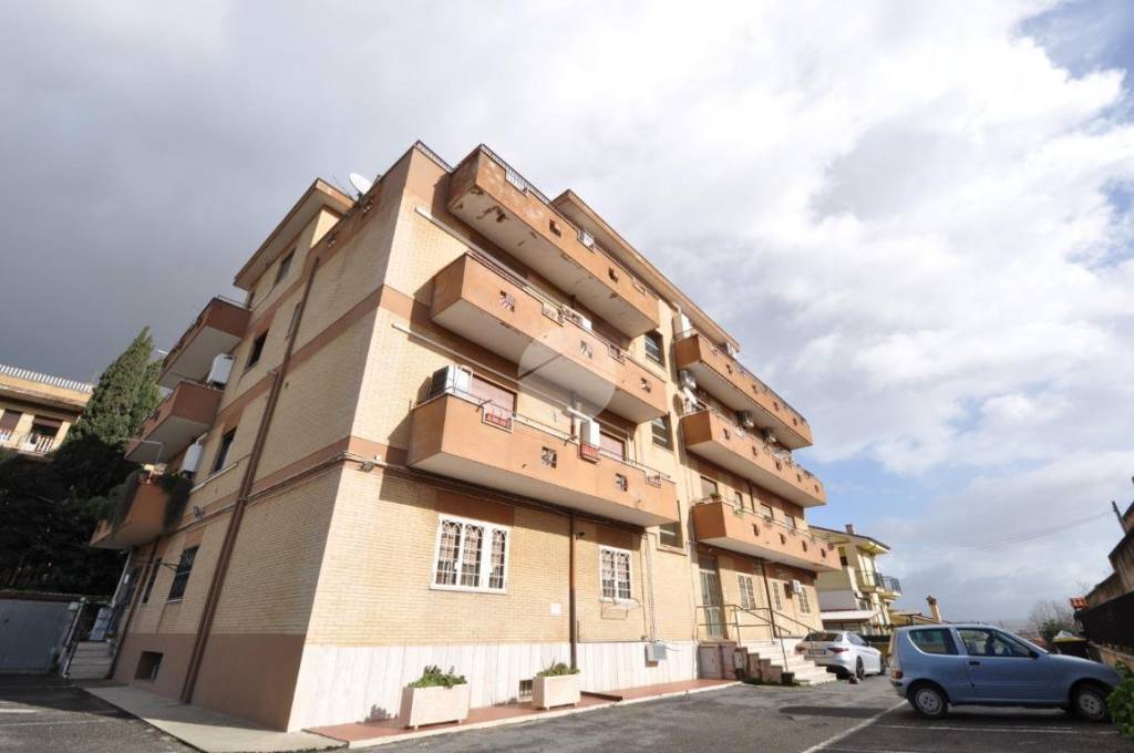 appartamento in vendita a Roma in zona Finocchio