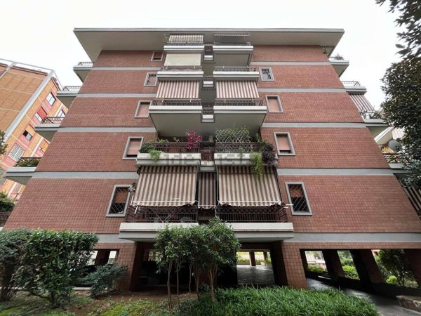 appartamento in vendita a Roma in zona Ardeatino