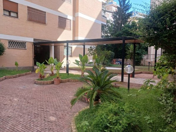 appartamento in vendita a Roma in zona Tor di Quinto