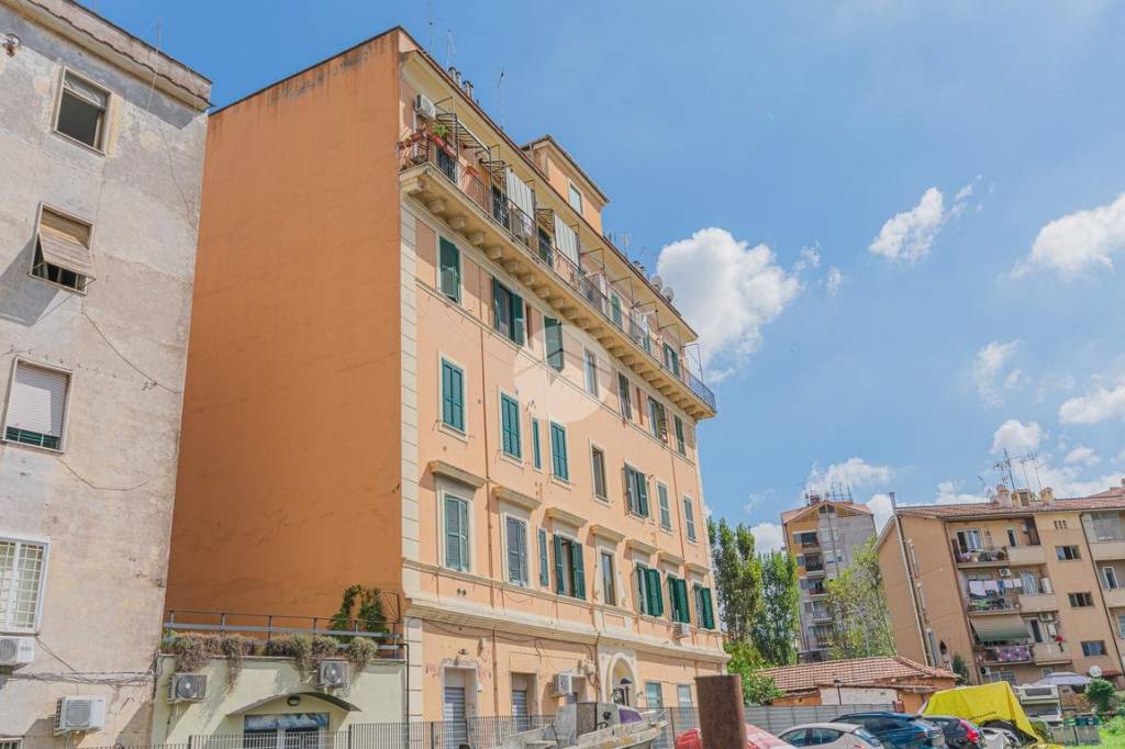appartamento in vendita a Roma in zona Appio Claudio