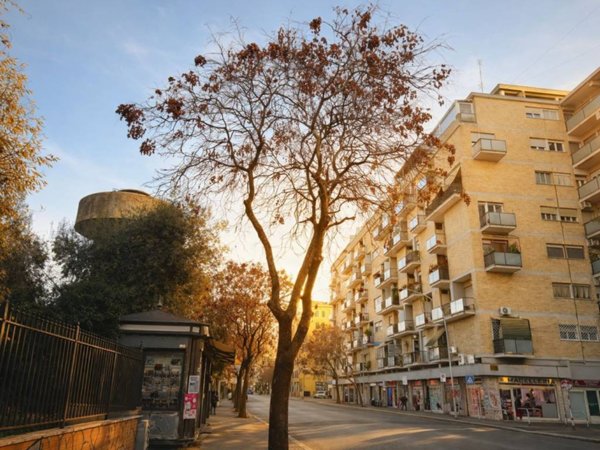appartamento in vendita a Roma in zona Ostiense