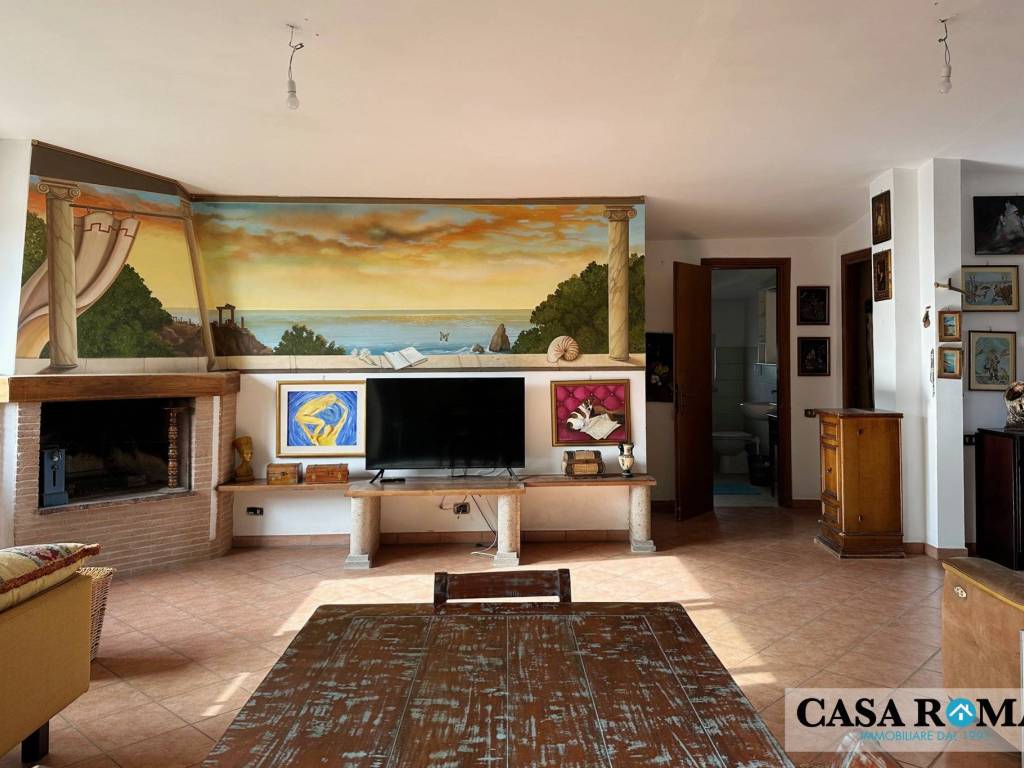 casa indipendente in vendita a Roma in zona Valle Muricana