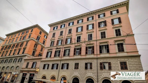 appartamento in vendita a Roma in zona Castro Pretorio