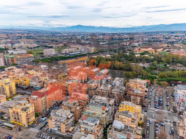 appartamento in vendita a Roma in zona Prenestino-Centocelle