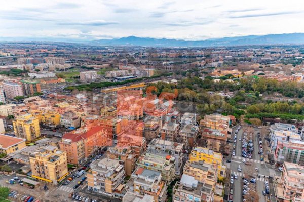 appartamento in vendita a Roma in zona Prenestino-Centocelle