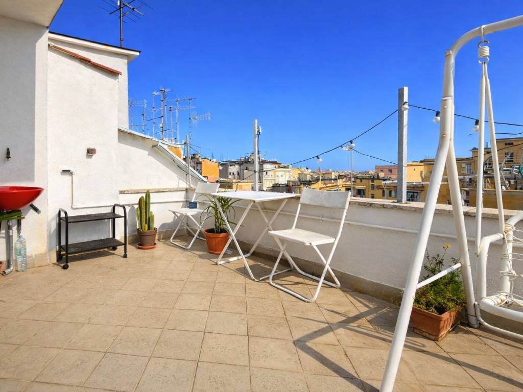 appartamento in vendita a Roma in zona Appio Latino