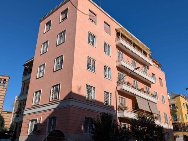 negozio in vendita a Roma in zona Gianicolense