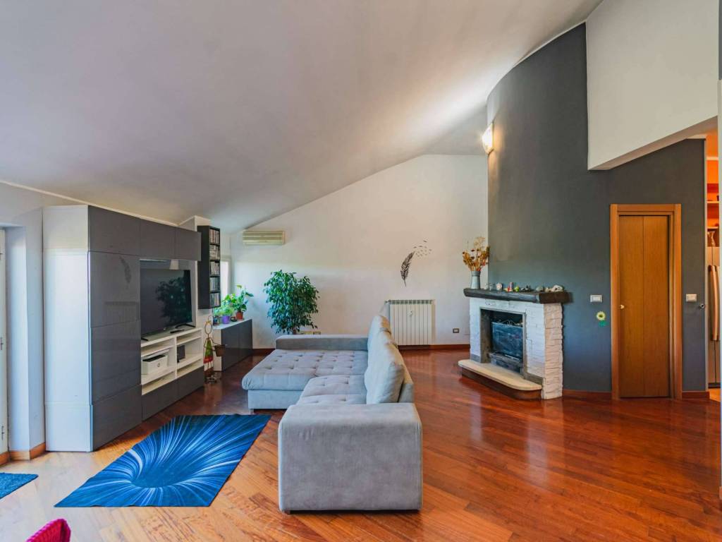 appartamento in vendita a Roma in zona Sette Bagni