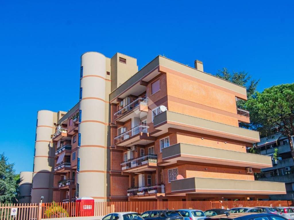 appartamento in vendita a Roma in zona EUR