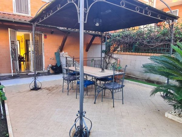 casa indipendente in vendita a Roma in zona Dragona/Bagnoletto