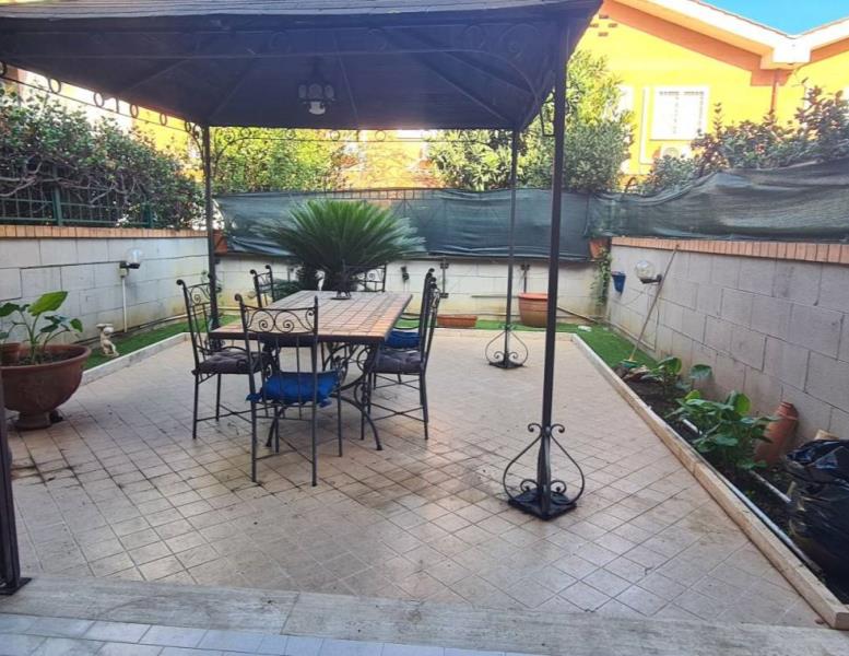 casa indipendente in vendita a Roma in zona Acilia