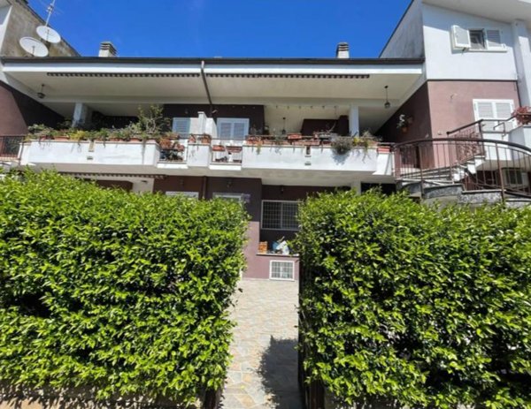 appartamento in vendita a Roma in zona Axa