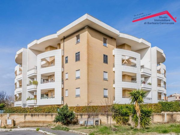 appartamento in vendita a Roma in zona Dragona/Bagnoletto