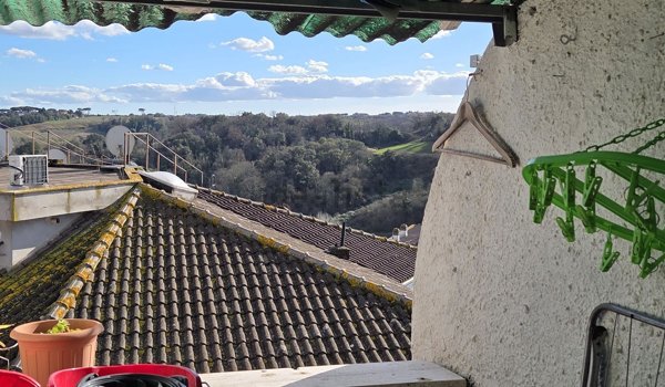 appartamento in vendita a Roma in zona Tomba di Nerone