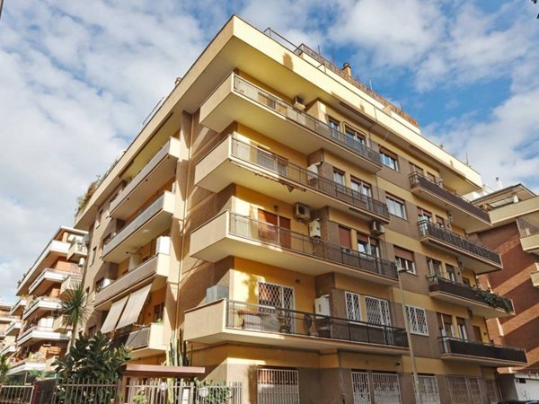 appartamento in vendita a Roma in zona Ostia