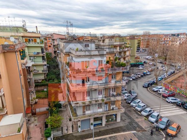 appartamento in vendita a Roma in zona Prenestino-Centocelle