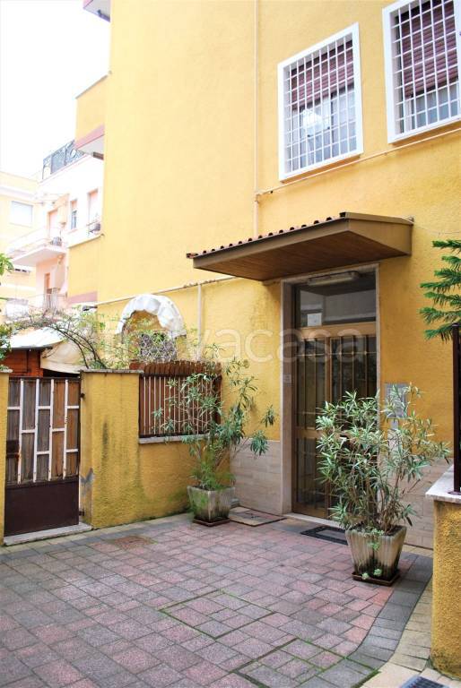 appartamento in vendita a Roma in zona Prenestino-Centocelle