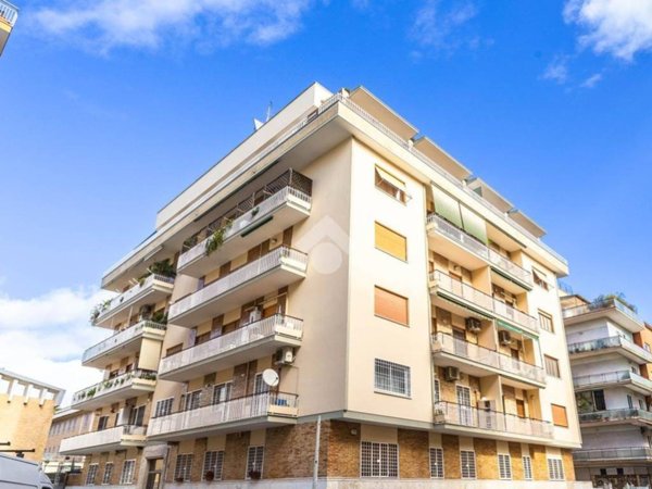 appartamento in vendita a Roma in zona Aurelio
