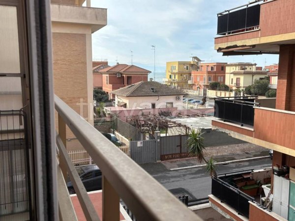 appartamento in vendita a Roma in zona Ostia Antica