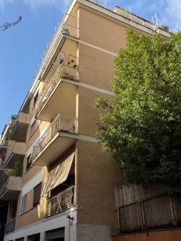 appartamento in vendita a Roma in zona Grottarossa