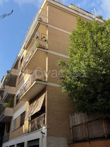 appartamento in vendita a Roma in zona Tor di Quinto