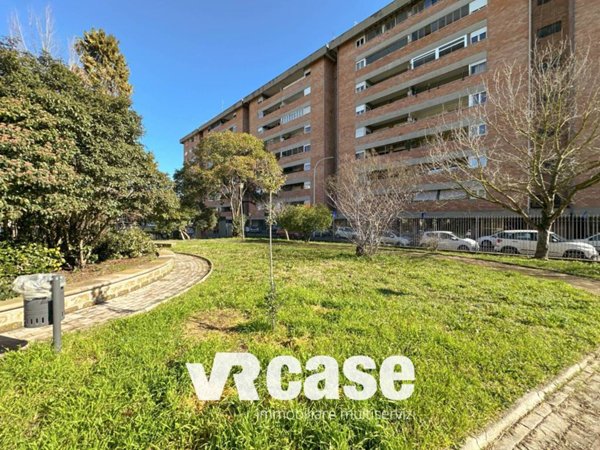 appartamento in vendita a Roma in zona Spinaceto