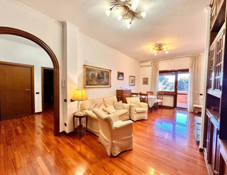 appartamento in vendita a Roma in zona Tuscolano