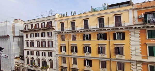 appartamento in vendita a Roma in zona Castro Pretorio