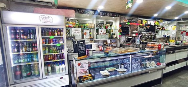 negozio in vendita a Roma in zona Borghesiana