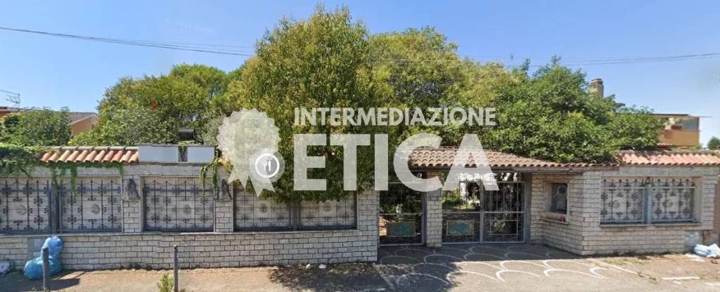 casa indipendente in vendita a Roma in zona Infernetto