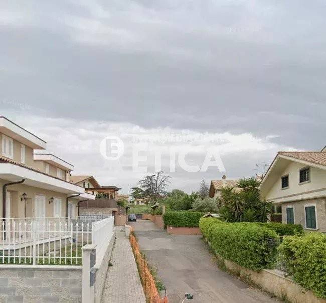 casa indipendente in vendita a Roma in zona Lunghezza