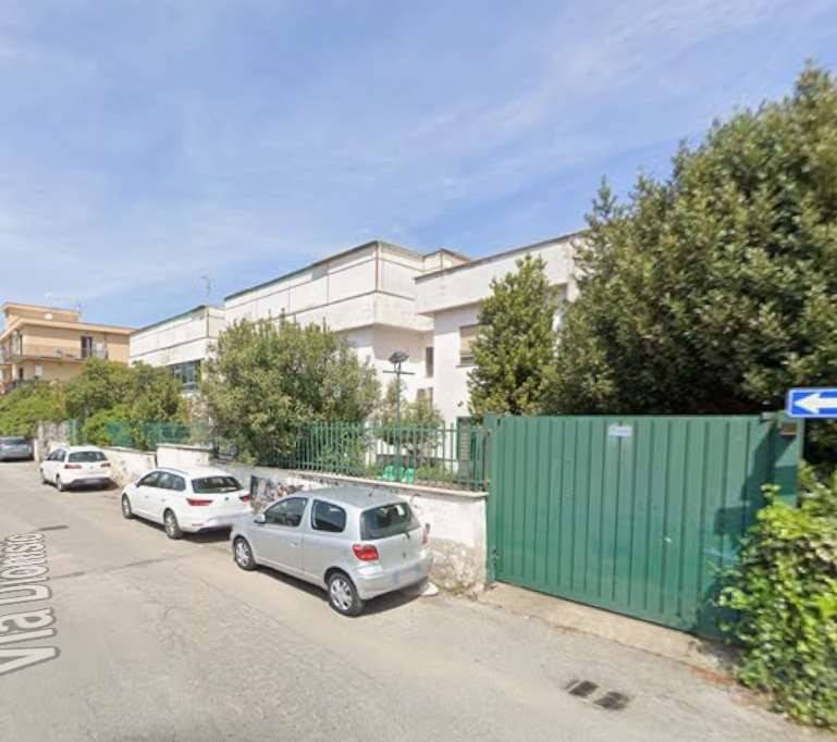 appartamento in vendita a Roma in zona Torre Angela
