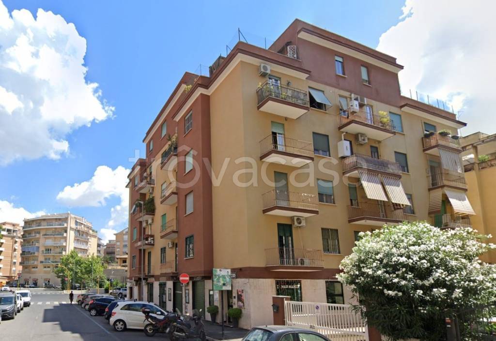 negozio in vendita a Roma in zona Monte Sacro/Talenti