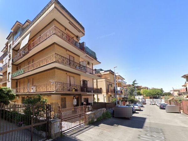 appartamento in vendita a Roma in zona Tor Bella Monaca