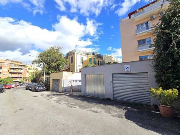 locale di sgombero in vendita a Roma in zona Monte Sacro/Talenti