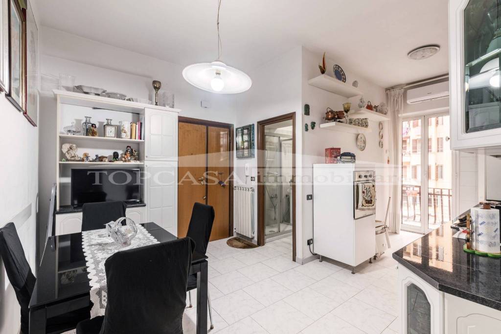 appartamento in vendita a Roma in zona Appio Latino