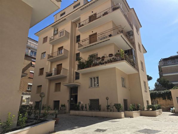 appartamento in vendita a Roma in zona Monte Sacro/Talenti