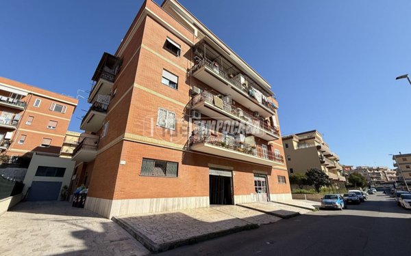 casa semindipendente in vendita a Roma in zona Ottavia