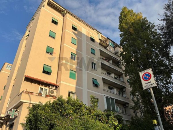 appartamento in vendita a Roma in zona Ardeatino