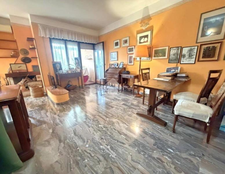 appartamento in vendita a Roma in zona Tor de' Cenci
