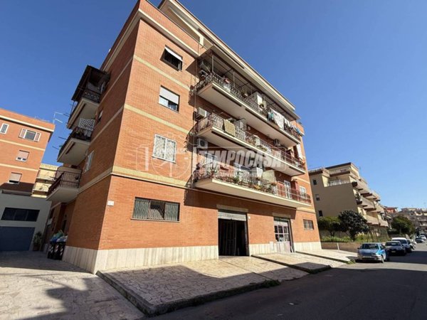 negozio in vendita a Roma in zona Trionfale