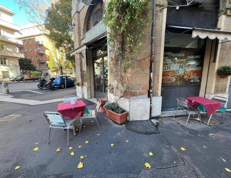 locale commerciale in vendita a Roma