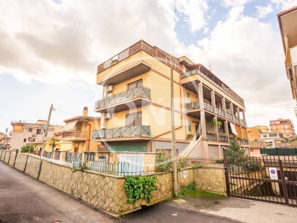 appartamento in vendita a Roma in zona Labaro