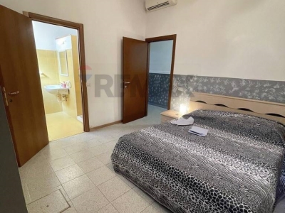 casa indipendente in vendita a Roma in zona Tuscolano